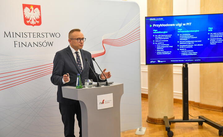 Artur Soboń na konferencji prasowej / autor: PAP