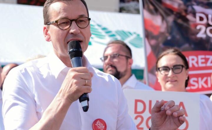 Premier Mateusz Morawiecki  podczas spotkania z mieszkańcami Mikołowa / autor: PAP/Andrzej Grygiel