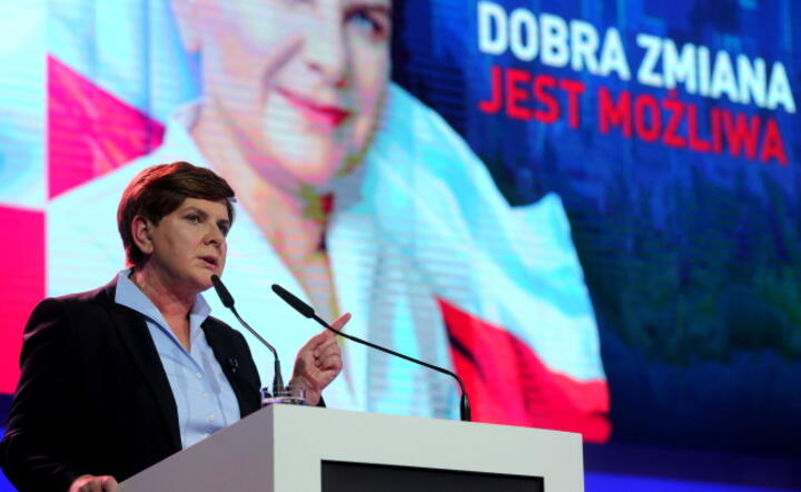 Beata SZydło, kandydatka PiS na premiera prezentuje swoje gospodarcze plany programowe na konwencji PiS w Katowicach, fot. PAP / Andrzej Grygiel