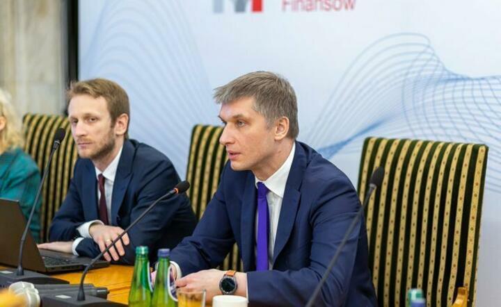 Nowak: Spekulacja emisjami CO2 przyczyną wysokich cen energii