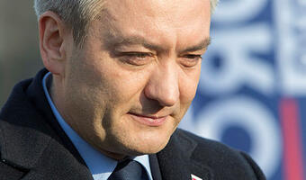 Sikorski otrzymywał honoraria z ZEA? Biedroń radzi