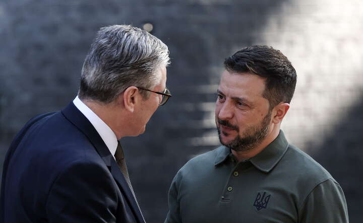 Prezydent Ukrainy Wołodymyr Zełeński z premierem Wielkiej Brytanii / autor: PAP/EPA/ANDY RAIN