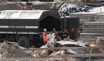 Warszawa: Wydobyto niewybuch znaleziony na Bródnie