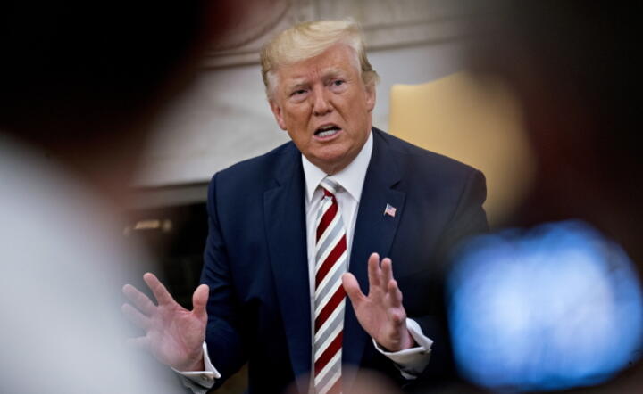 Donald Trump zastanawia się nad czasowym obniżeniem podatków od płac, co miałoby zabezpieczyć gospodarkę przed spodziewanym rychłym osłabieniem koniunktury / autor: PAP/EPA/EPA/Andrew Harrer