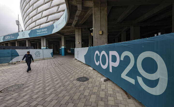 Szczyt klimatyczny COP29 w Baku kończy się w piątek w atmosferze rozczarowania  / autor: PAP/EPA/ANATOLY MALTSEV