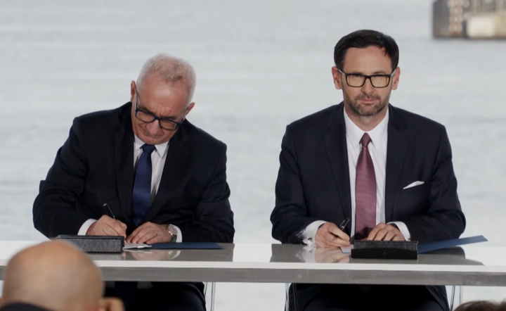 prezes PKN Orlen Daniel Obajtek i prezes Zarządu Morskich Portów Szczecin i Świnoujście Krzysztof Urbaś / autor: screen/Youtube, Fratria