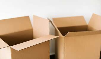 Kartony fasonowe i klapowe — które lepsze dla e-commerce?