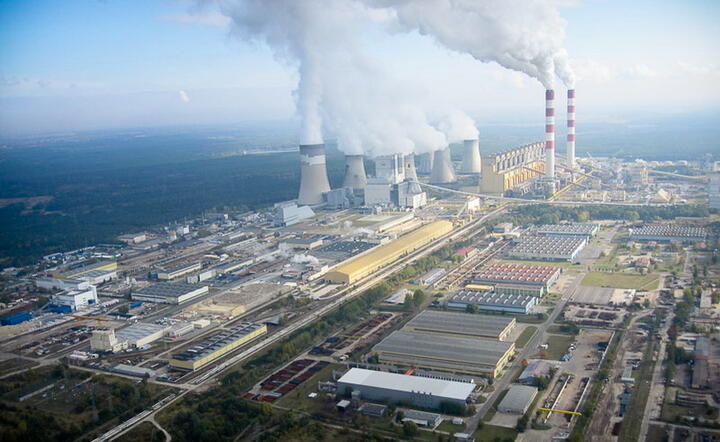 Elektrownia w Bełchatowie / autor: Grzegorz  Mordalski, praca własna/wikipedia.org