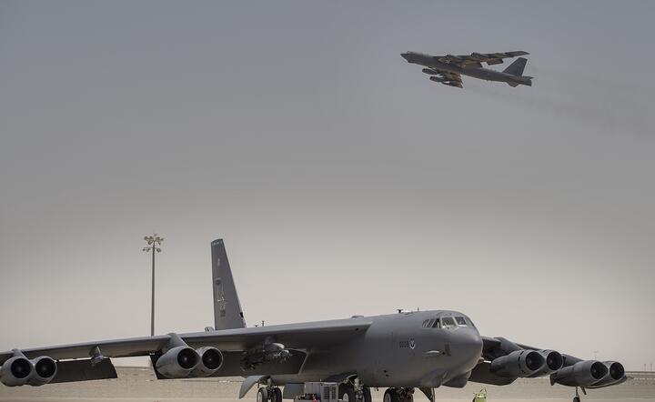 Amerykańskie bombowce B-52 Stratofortress  / autor: Pixabay