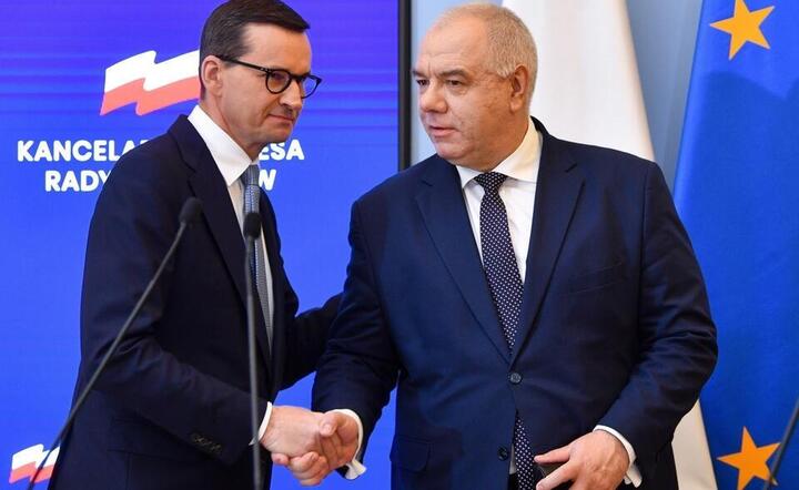 premier Mateusz Morawiecki oraz wicepremier i szef MAP Jacek Sasin / autor: fotoserwis PAP