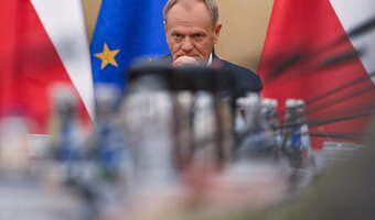 Sondaż: Polacy chcą atomu i CPK. Ocenili Tuska