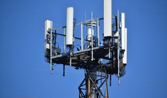 Cztery firmy złożyły oferty w aukcji na pasmo dla sieci 5G