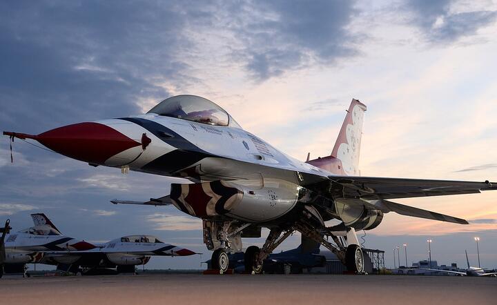 F-16 / autor: Pixabay