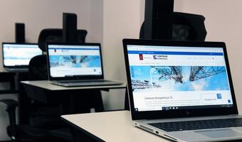 Antena w lampie ulicznej. W Łodzi ruszyła sieć badawcza 5G