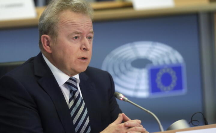 Kandydat na komisarza UE ds. rolnictwa Janusz Wojciechowski  / autor: PAP/EPA/OLIVIER HOSLET