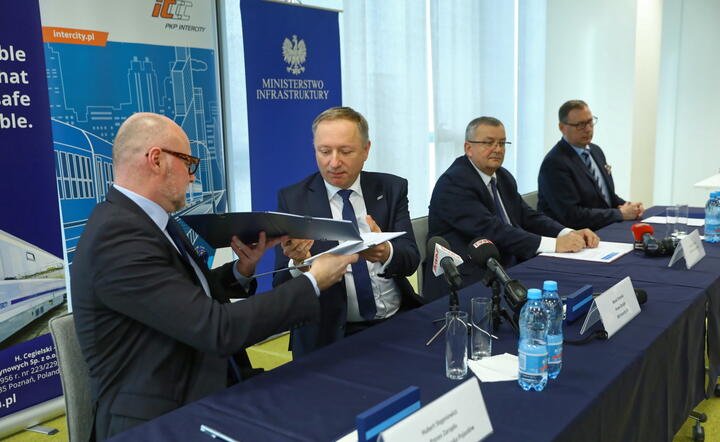 WARSZAWA BRIEFING PKP INTERCITY / autor: PAP/Rafał Guz