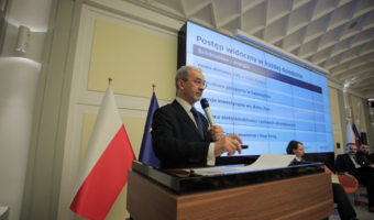930 mld zł pracuje w gospodarce