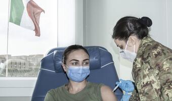 Włoski ekspert: nie ma sensu mówić o falach pandemii
