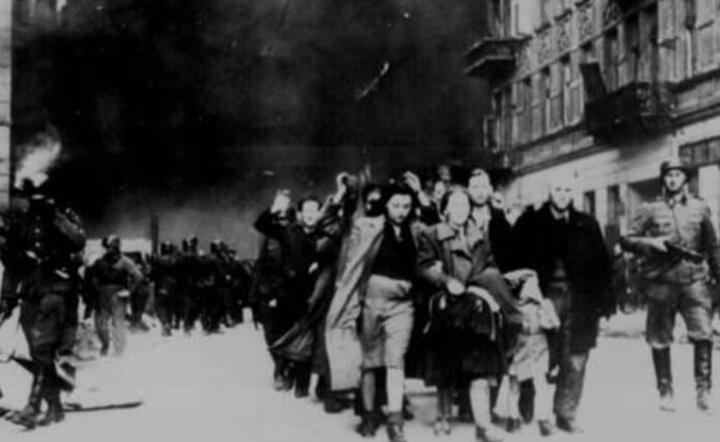 Zbrodnie hitlerowców w Warszawie  / autor: PAP/CAF
