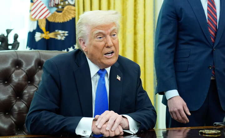 Prezydent USA Donald Trump w Białym Domu / autor: PAP/EPA/YURI GRIPAS