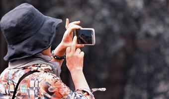 Jak poprawić wzrok po wpatrywaniu się w telefon
