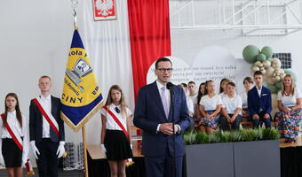 Premier: życzę, by nowy rok szkolny był pełen radości