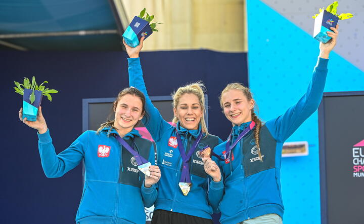 Złoto w Monachium zdobyła rekordzistka świata we wspinaczce sportowej na czas Aleksandra Mirosław. Srebro wywalczyła Aleksandra Kałucka (L), a brąz Natalia Kałucka (P) / autor: fotoserwis PAP