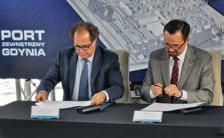 Dzisiejsze podpisanie porozumienia o współpracy między CPK i Zarządem Portu Morskiego Gdynia to istotne wydarzenie o znaczeniu strategicznym / autor: fot. Marcin Bełbot