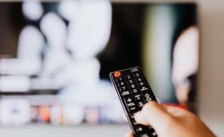 137 tys. zł za abonament! A rząd i tak dosypuje TVP kolejne miliardy