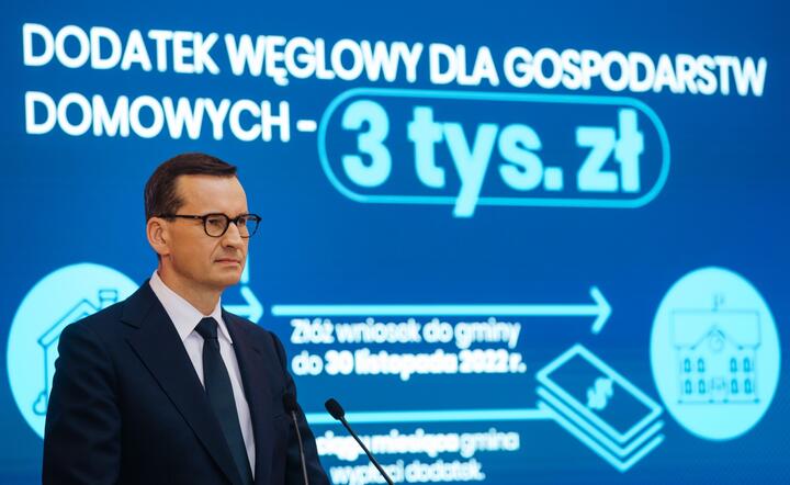 Premier Mateusz Morawiecki podczas konferencji prasowej / autor: facebook.com/MorawieckiPL