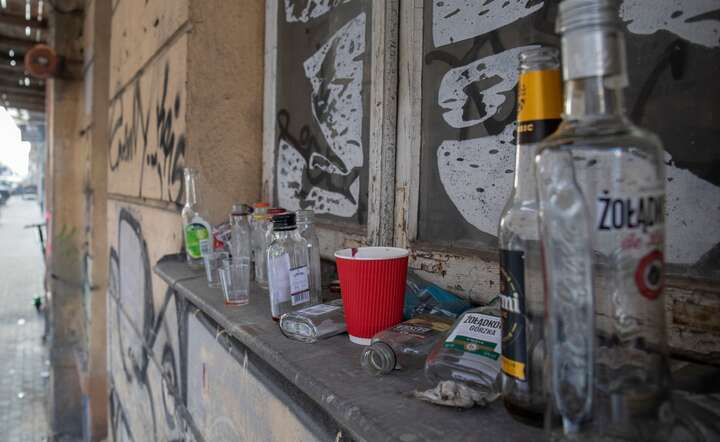 Za podwyższeniem cen "małpek" są zarówno kobiety, jak i mężczyźni / autor: Andrzej Wiktor/Fratria