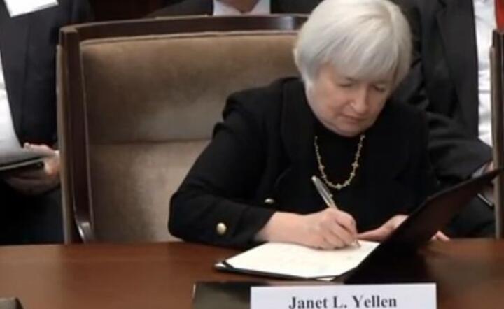 Źródło: http://www.federalreserve.gov/mediacenter/media.htm