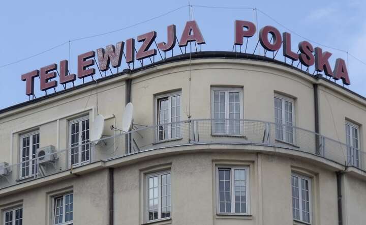 Budynek przy pl. Powstańców Warszawy. Niedługo zniknie z niego znane od lat logo / autor: Fratria