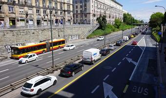 Warszawa: Mieszkańcy chcą autubusu. Miasto go nie da