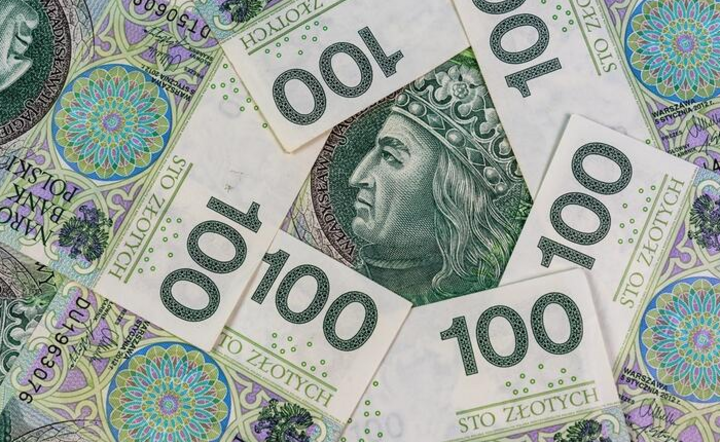 Wyższe emerytury i podwyżki płac w projekcie budżetu na 2022