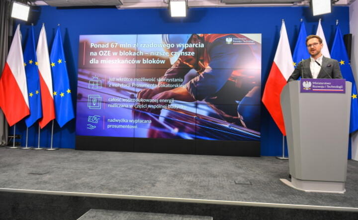 Minister rozwoju i technologii Waldemar Buda podczas konferencji prasowej w siedzibie resortu w Warszawie / autor: PAP/Andrzej Lange