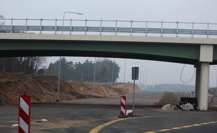 GDDKiA zapowiada, że nowy wykonawca, którym jest firma Polaqua, ma zakończyć wszystkie prace  jesienią 2022 r. / autor: Fratria / MK