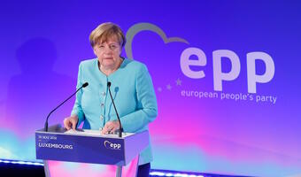 Rekordowo niskie poparcie dla koalicji Merkel. Wina polityki wobec uchodźców?