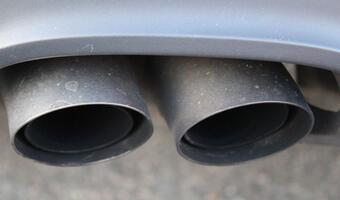 Badanie: strefy niskiej emisji pomogą w walce ze smogiem w miastach