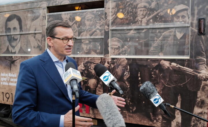 Premier Mateusz Morawiecki podziękował pracownikom służby zdrowia / autor: PAP/ Andrzej Grygiel