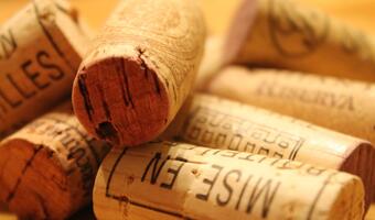 UE: Branża alkoholowa ma rok na projekt wspólnej etykiety na produkty