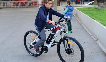 Holendrzy przesiadają się z rowerów tradycyjnych na elektryczne