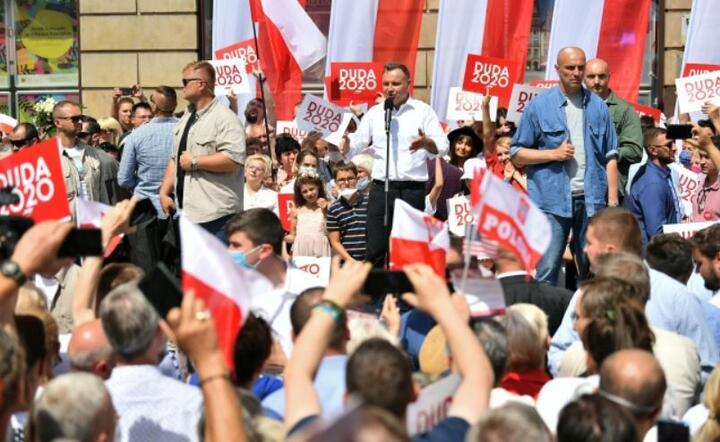 Andrzej Duda przemawia podczas spotkania z mieszkańcami we Wrocławiu, 4 bm / autor: PAP/Maciej Kulczyński