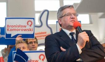 Komorowski klepie się po plecach i twierdzi, że obecna polityka prorodzinna jest najlepsza w historii Polski