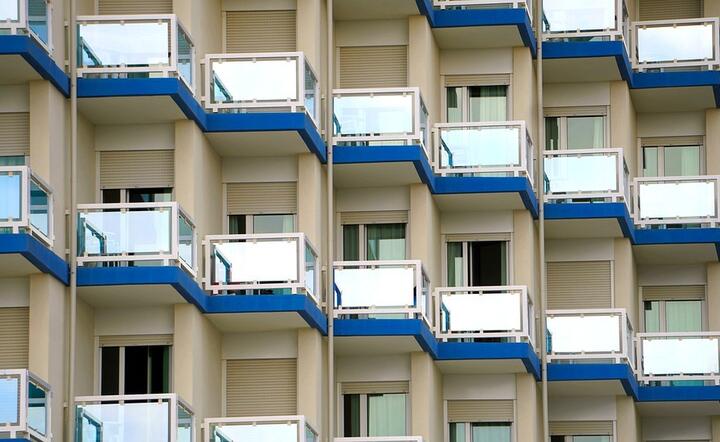 Firmy realizujące projekty budowlane i oferujące lokowanie oszczędności w projekty hoteli condo nie są zazwyczaj nadzorowane przez KNF / autor: Pixabay