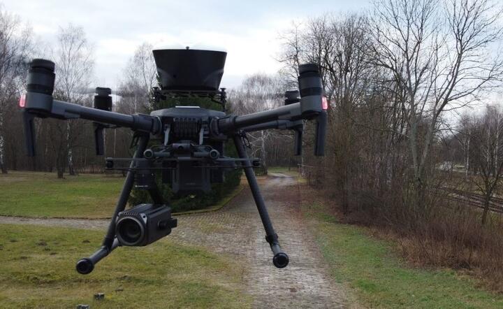 Dron / autor: pern.pl