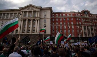 Prezydent wzywa do dymisji rządu i rozwiązania parlamentu. Protesty trwają