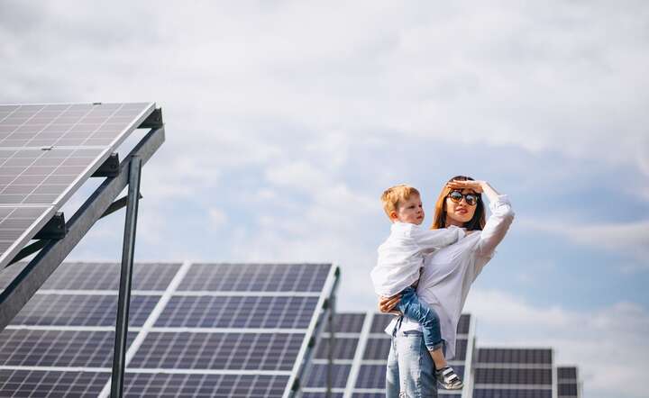 Dobrze dobrana instalacja PV potrafi obniżyć wydatki na prąd nawet o 50–70 proc / autor: materiały prasowe