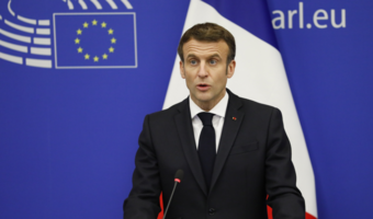 Macron pozbawia Polskę złudzeń? Mówi o "końcu praworządności"