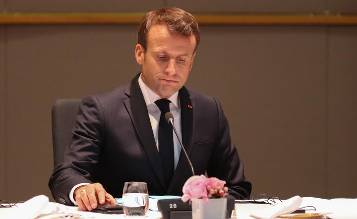 Emmanuel Macron / autor: PAP/EPA/KENZO TRIBOUILLARD / POOL